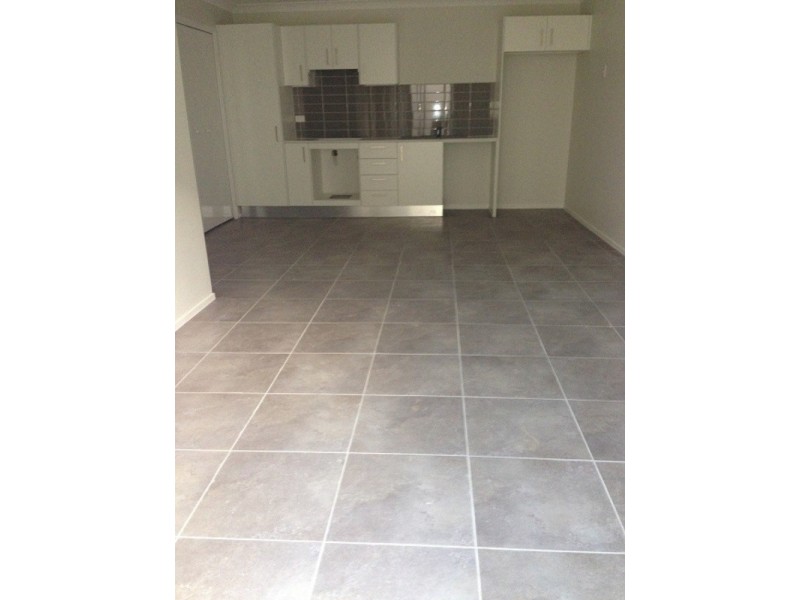 Grannyflat/3A Dewpoint Road, Spring Farm NSW 2570