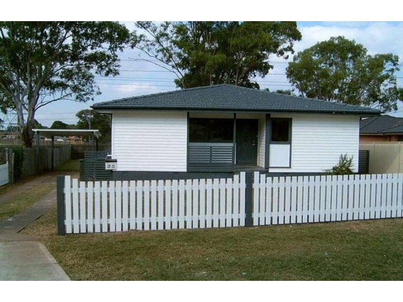 35 Manila Road, Lethbridge Park NSW 2770