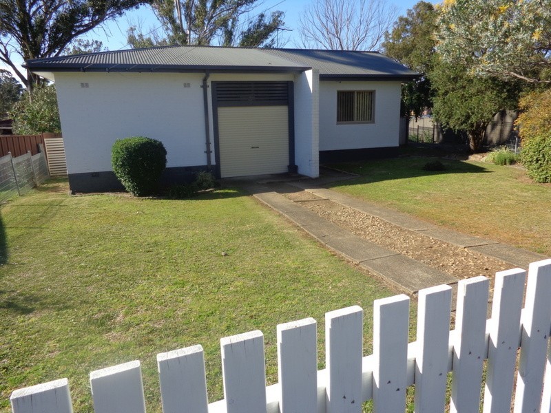 16 Parkes Crescent, Blackett NSW 2770