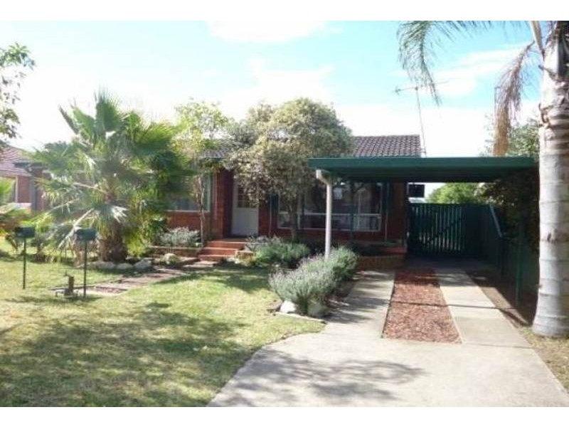 9 White  Parade, St Marys NSW 2760