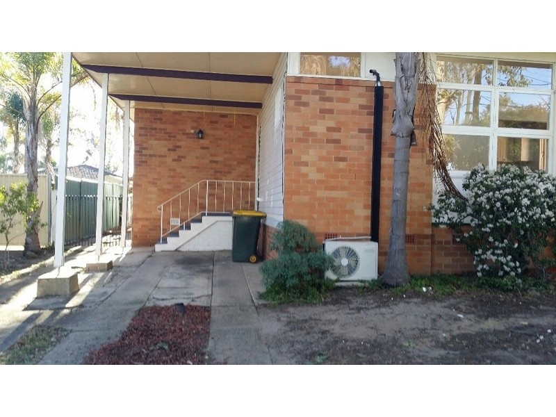 15 Kurama Crescent, Whalan NSW 2770