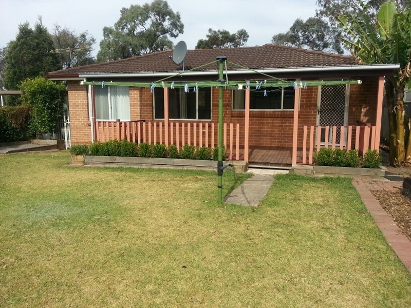 42 Cowper Circle, Quakers Hill NSW 2763