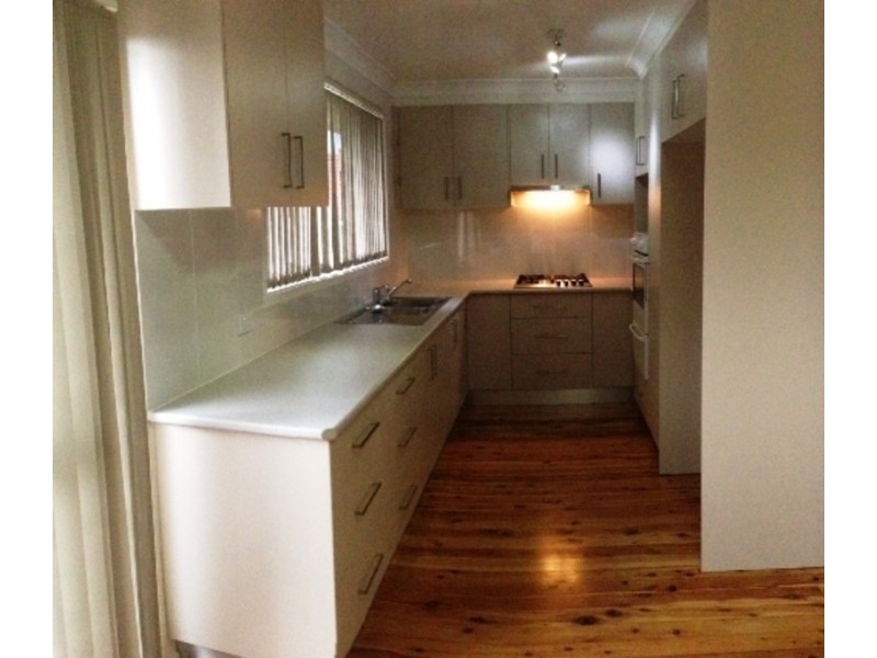 10 kemerton  Street, St Clair NSW 2759