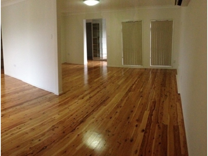 10 kemerton  Street, St Clair NSW 2759