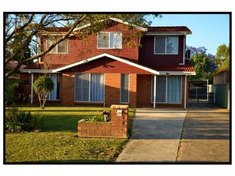 18 Napunyah Way, St Clair NSW 2759