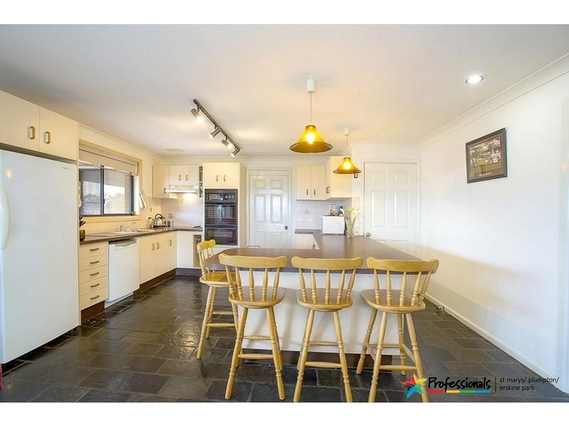 5 White Parade, St Marys NSW 2760