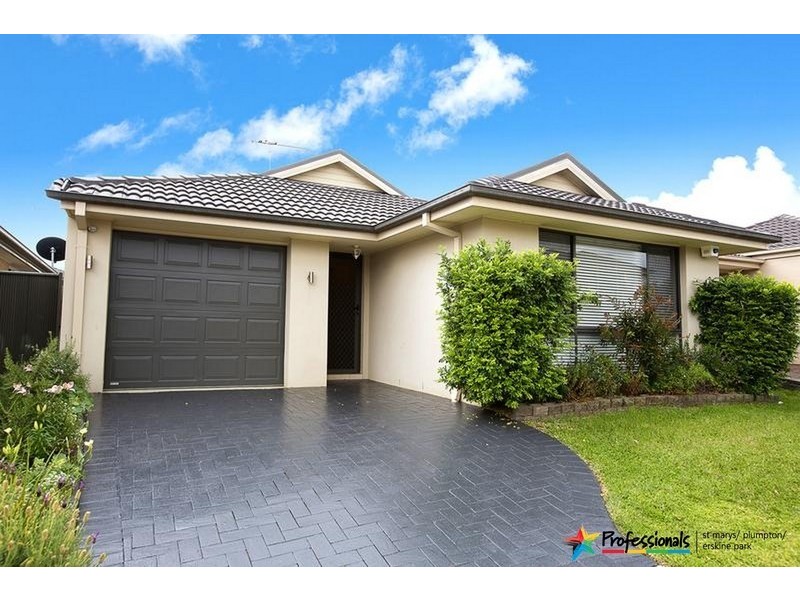 16 Maiden Street, Ropes Crossing NSW 2760