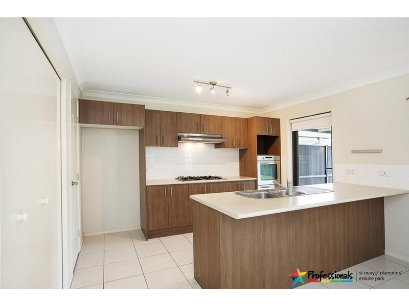 16 Maiden Street, Ropes Crossing NSW 2760