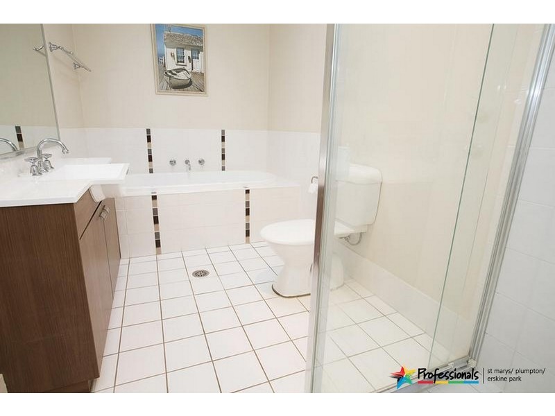 16 Maiden Street, Ropes Crossing NSW 2760
