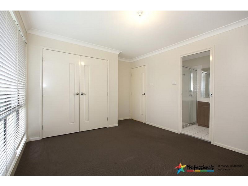 16 Maiden Street, Ropes Crossing NSW 2760