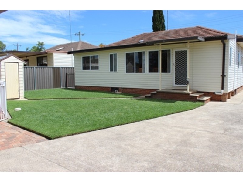 16 Leonard Street, Colyton NSW 2760