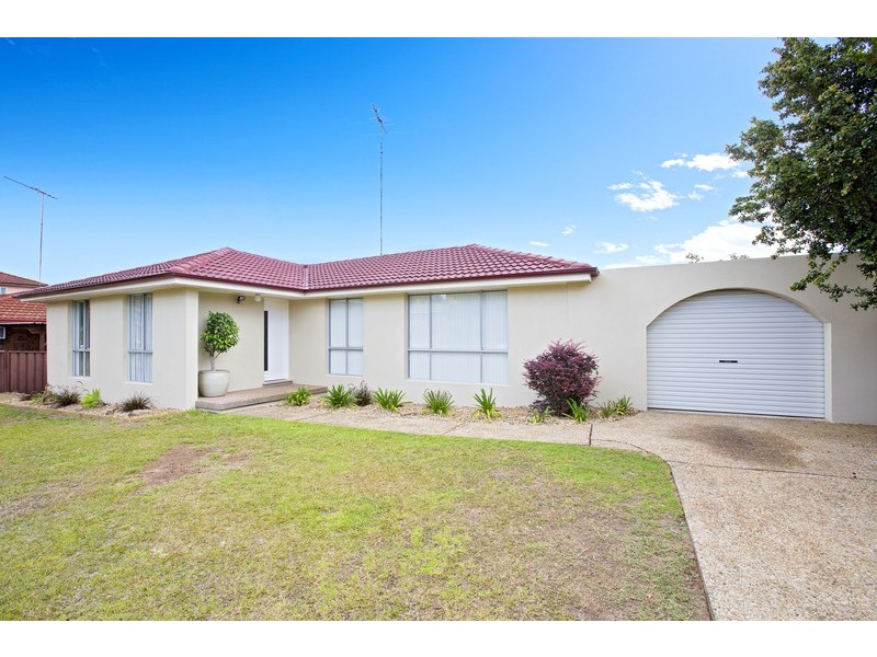 3 Shakespeare Drive, St Clair NSW 2759