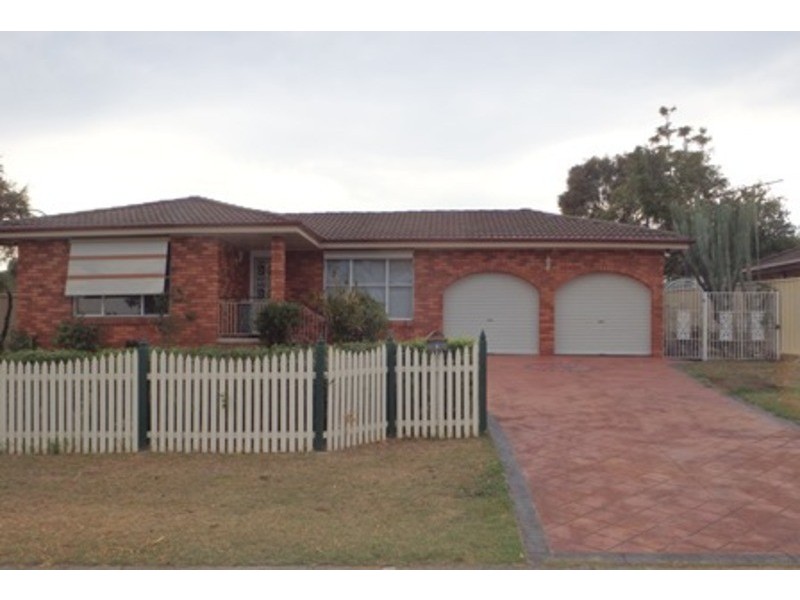 2 Pine Creek Circuit, St Clair NSW 2759