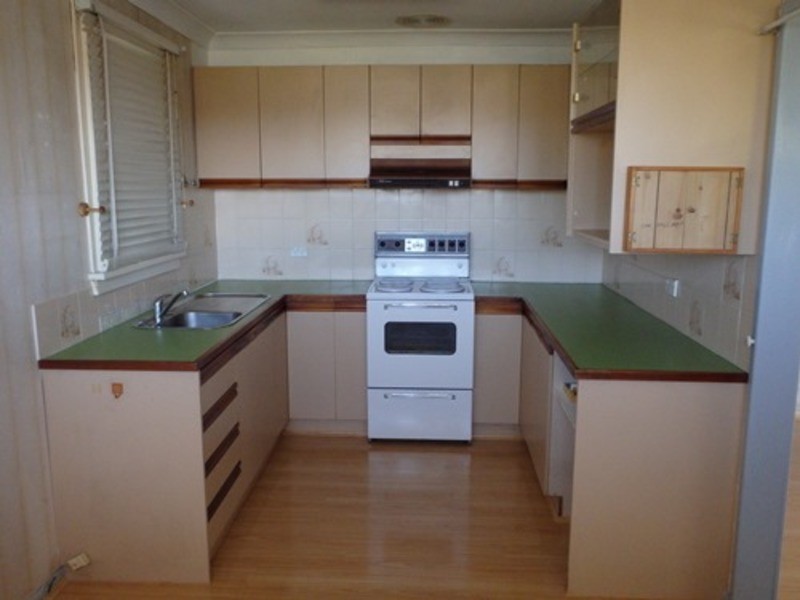 4 Le Maire Street, Lethbridge Park NSW 2770