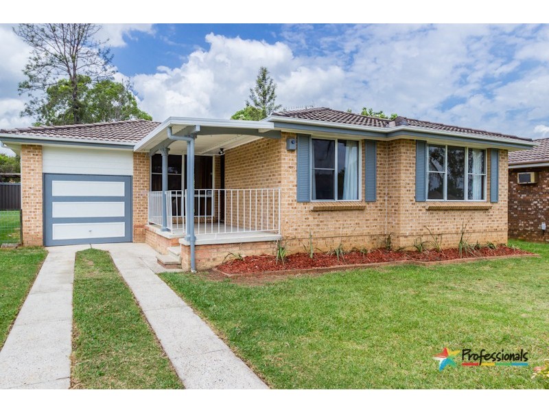 28 Shadlow Crescent, St Clair NSW 2759