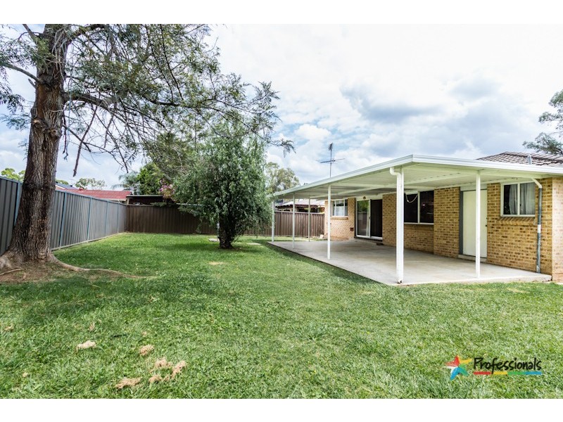 28 Shadlow Crescent, St Clair NSW 2759
