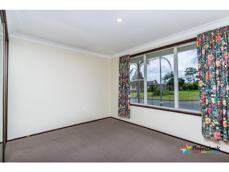 28 Shadlow Crescent, St Clair NSW 2759