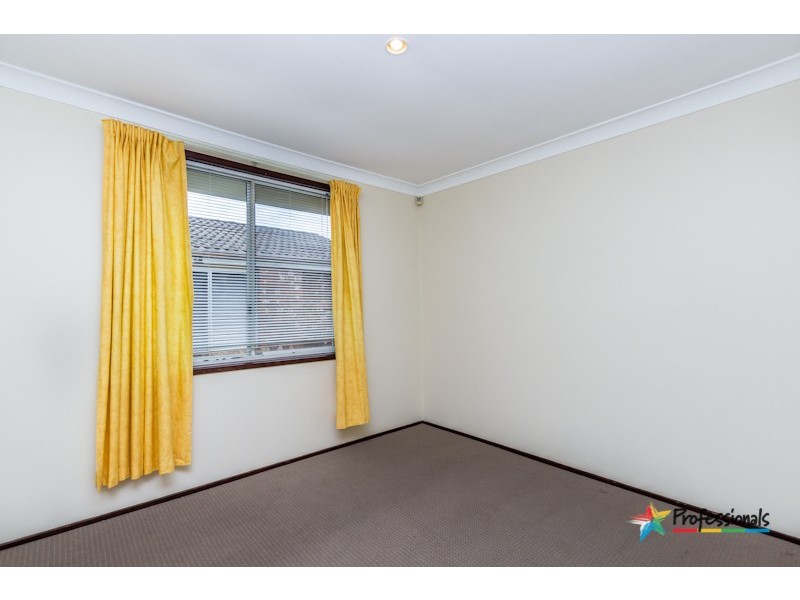 28 Shadlow Crescent, St Clair NSW 2759