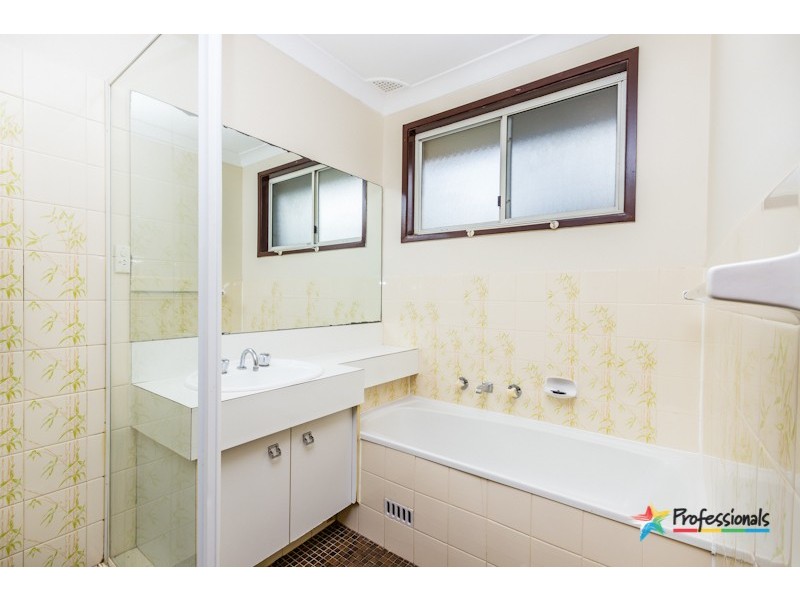 28 Shadlow Crescent, St Clair NSW 2759