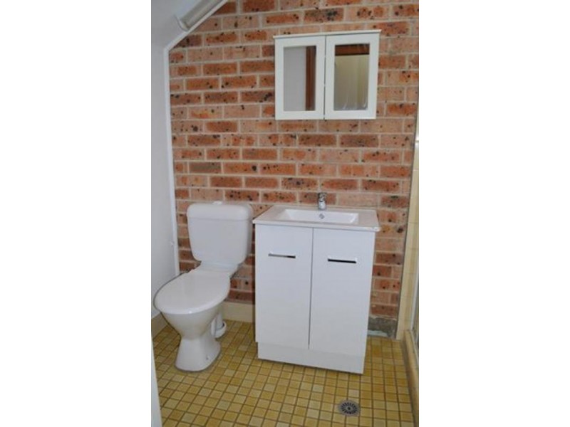 2/24 CAMPBELL Street, South Windsor NSW 2756