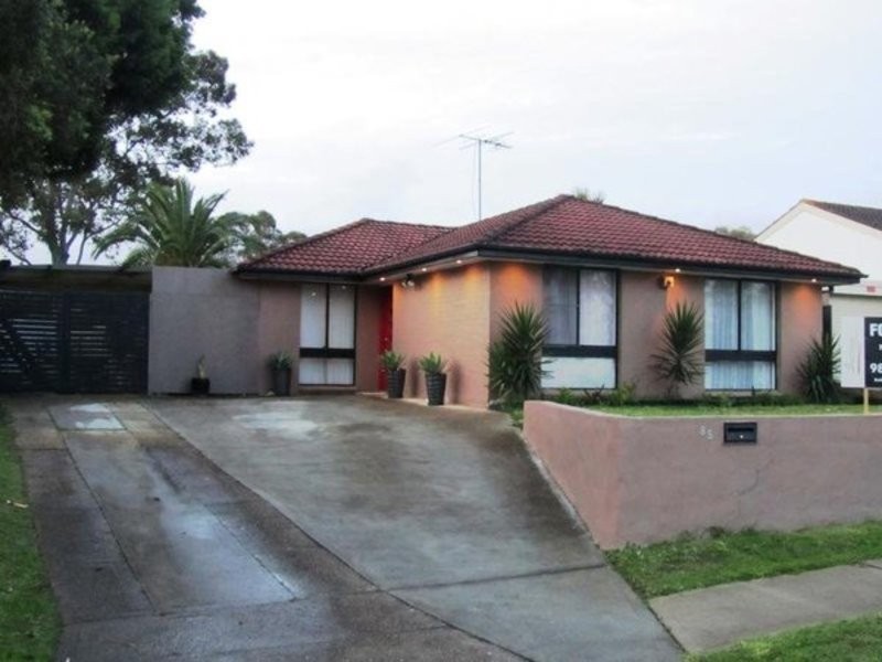 85 Banks Drive, St Clair NSW 2759