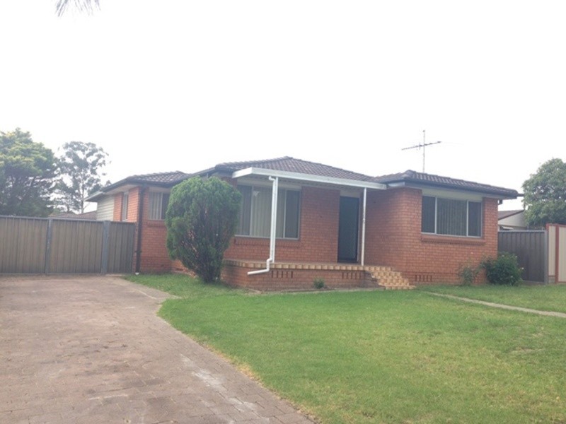 9 Denzil Avenue, St Clair NSW 2759