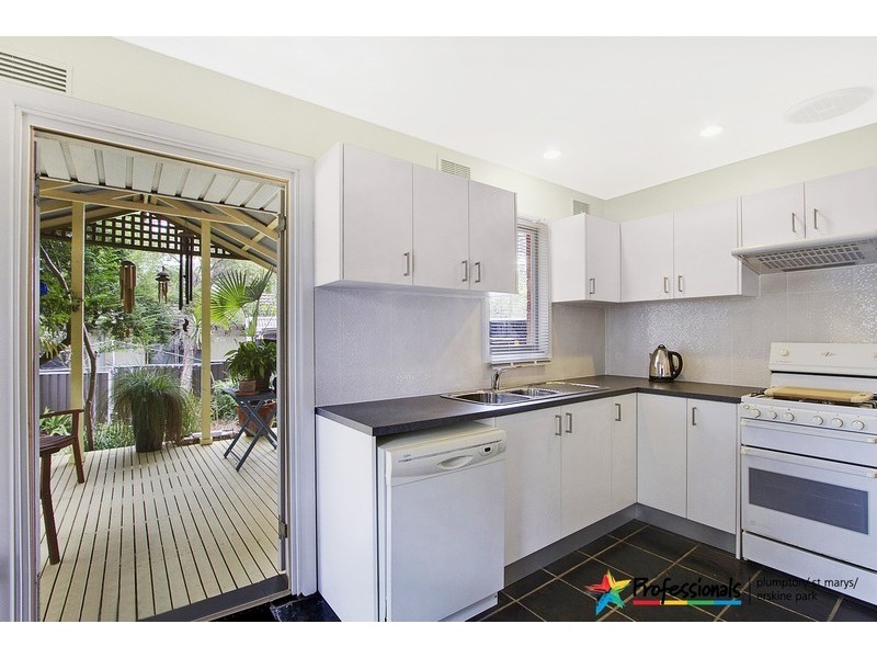 7 Tairora Street, Whalan NSW 2770