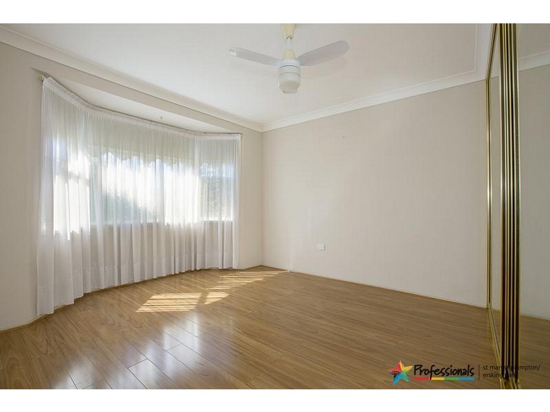 3 Coolong Crescent, St Clair NSW 2759