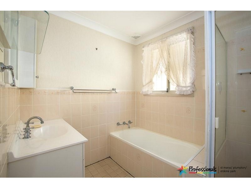 3 Coolong Crescent, St Clair NSW 2759