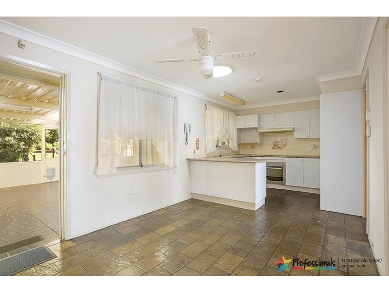 3 Coolong Crescent, St Clair NSW 2759