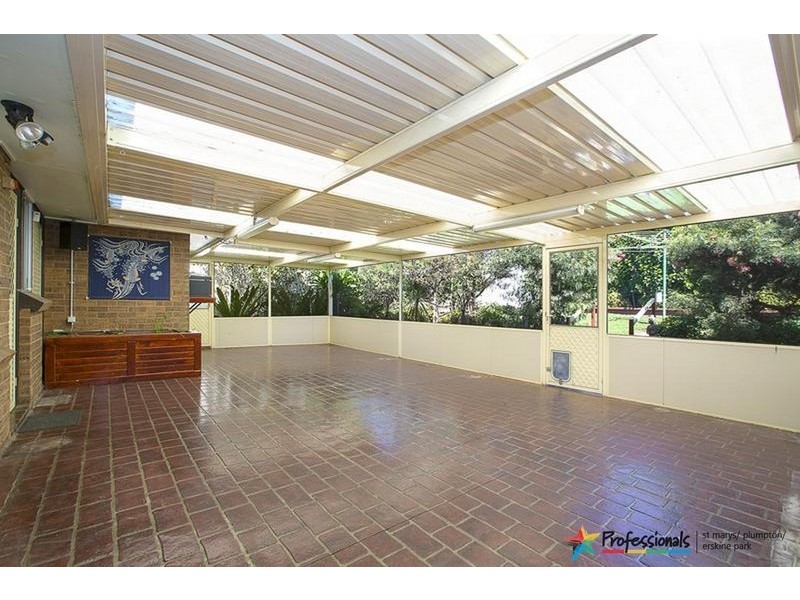 3 Coolong Crescent, St Clair NSW 2759