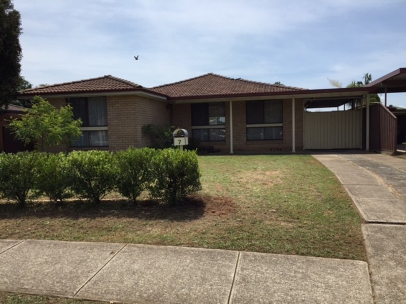 7 Moore Street, St Clair NSW 2759