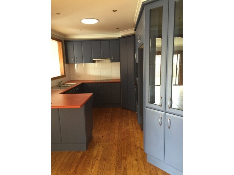 7 Moore Street, St Clair NSW 2759