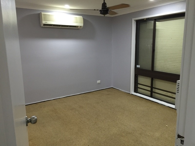 11 McCabe Close, St Clair NSW 2759