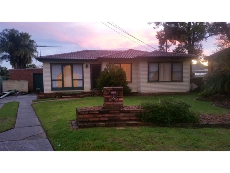 8 Hendren Place, Colyton NSW 2760