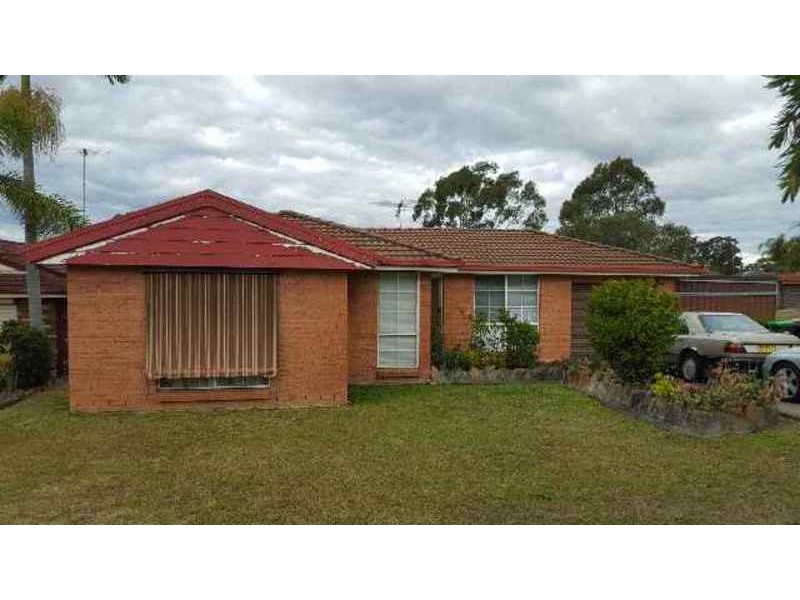 10 Hay Close, St Clair NSW 2759
