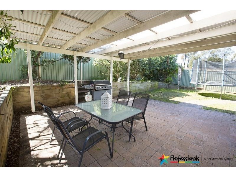 158 Explorers Way, St Clair NSW 2759