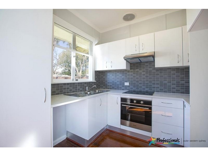 8 Warrego Street, North St Marys NSW 2760