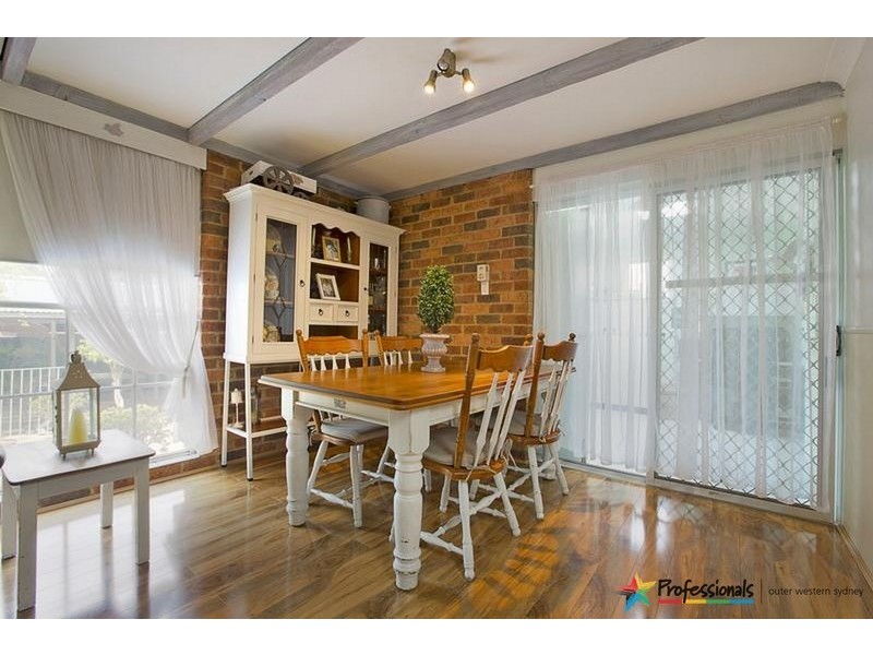 4 John Sulman Place, St Clair NSW 2759