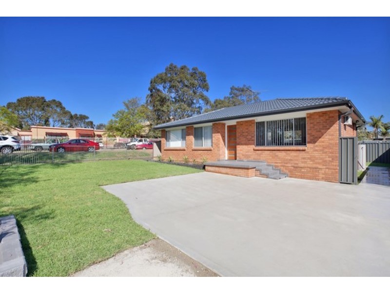 1 Edmund Blackett Close, St Clair NSW 2759