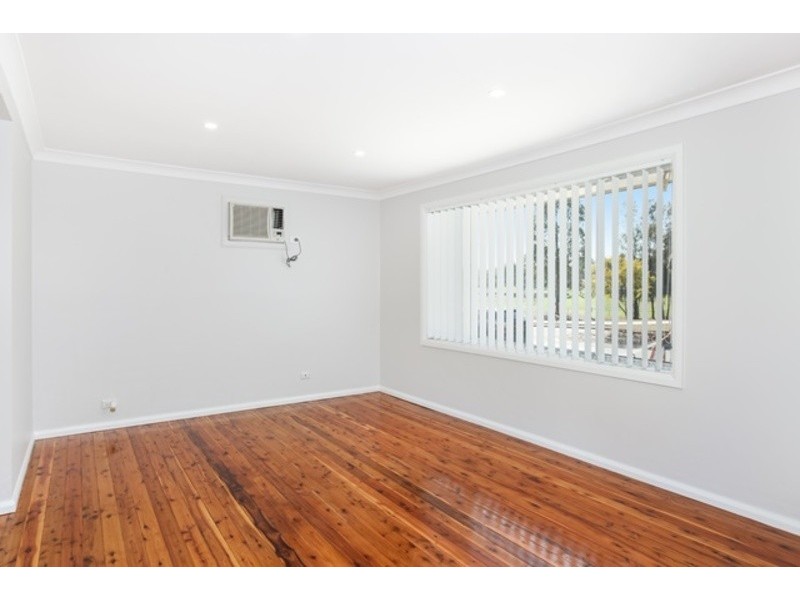 1 Edmund Blackett Close, St Clair NSW 2759