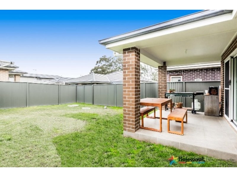 3 Cowra Place, Ropes Crossing NSW 2760