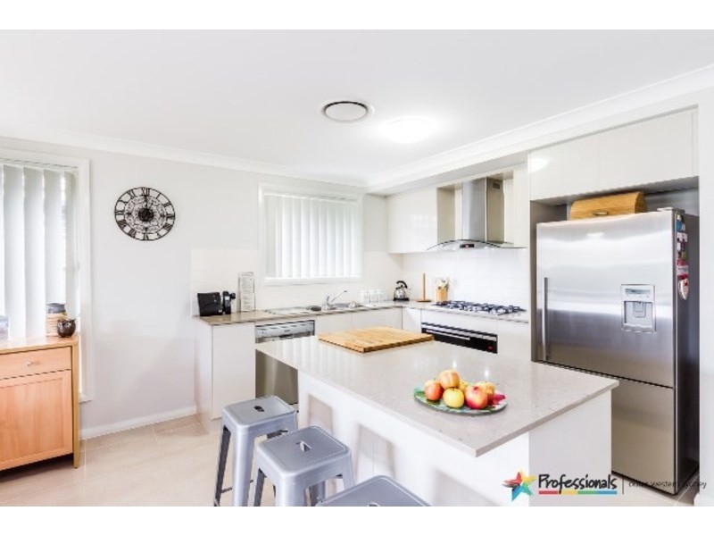 3 Cowra Place, Ropes Crossing NSW 2760