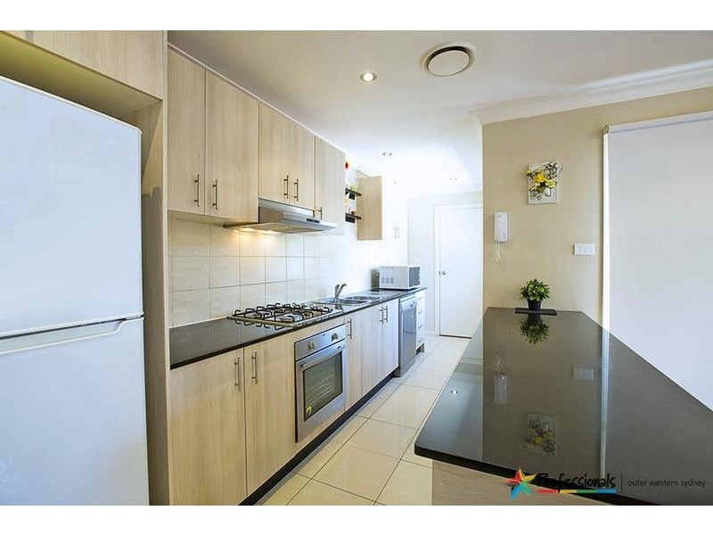 2/530 Carlisle Avenue, Mount Druitt NSW 2770