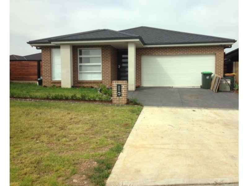 8 Leeds Street, Oran Park NSW 2570