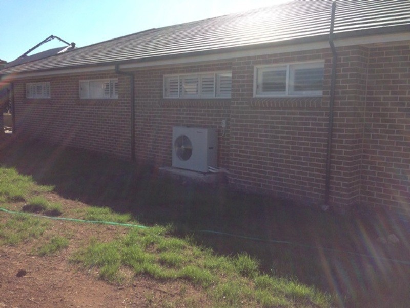 8 Leeds Street, Oran Park NSW 2570