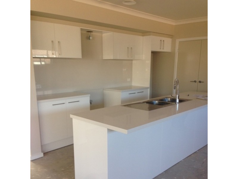 8 Leeds Street, Oran Park NSW 2570