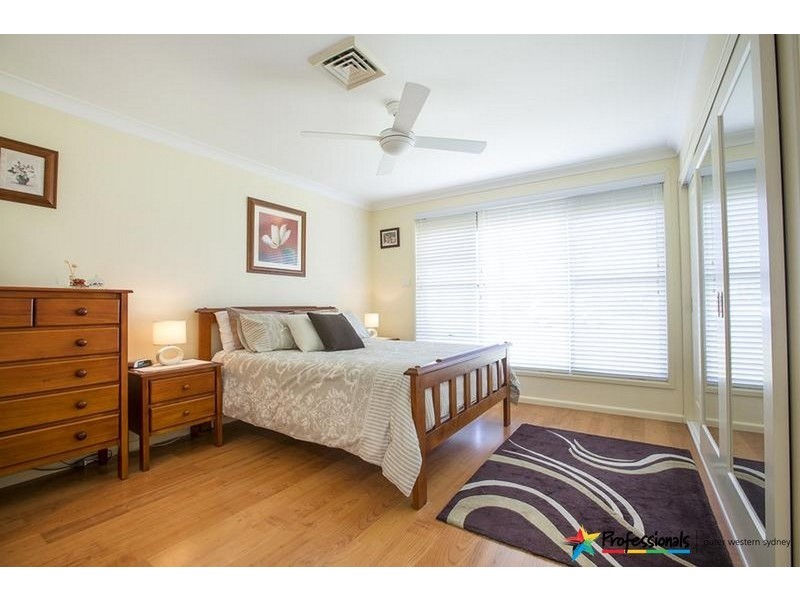 21 Woodview Road, Oxley Park NSW 2760