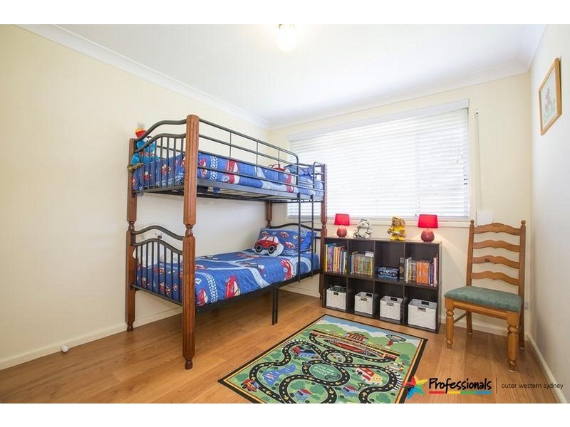 21 Woodview Road, Oxley Park NSW 2760