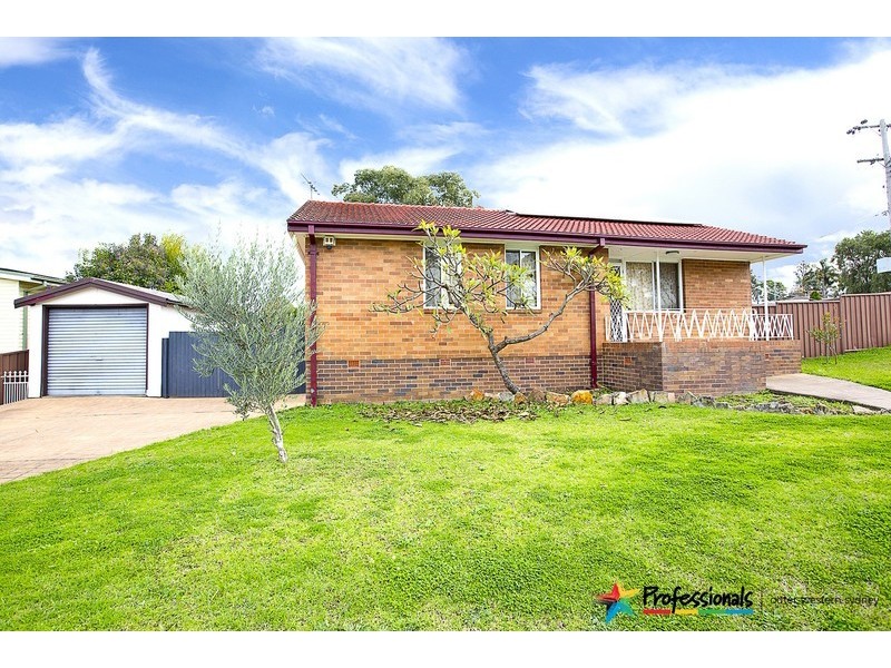 2 Hasselburgh Road, Tregear NSW 2770